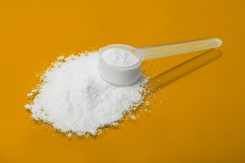 Cuillère remplie de bicarbonate de potassium